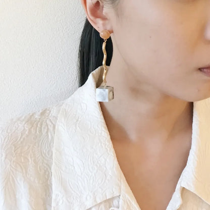 Wavy Square Pierce