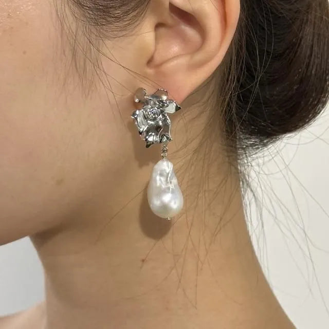 Pearl & Brass Earring